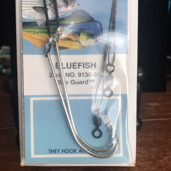 Eagle Claw Saltwater Snelled Fish Hooks - Picture 2 of 8